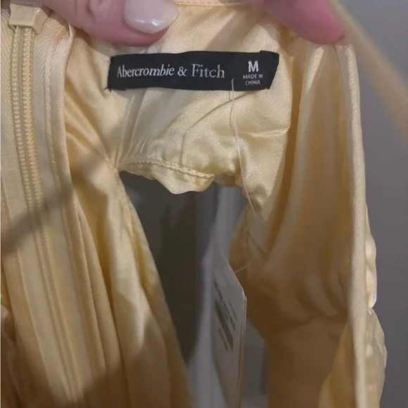Abercrombie & Fitch Pleated Yellow Dress - Picture 4 of 4